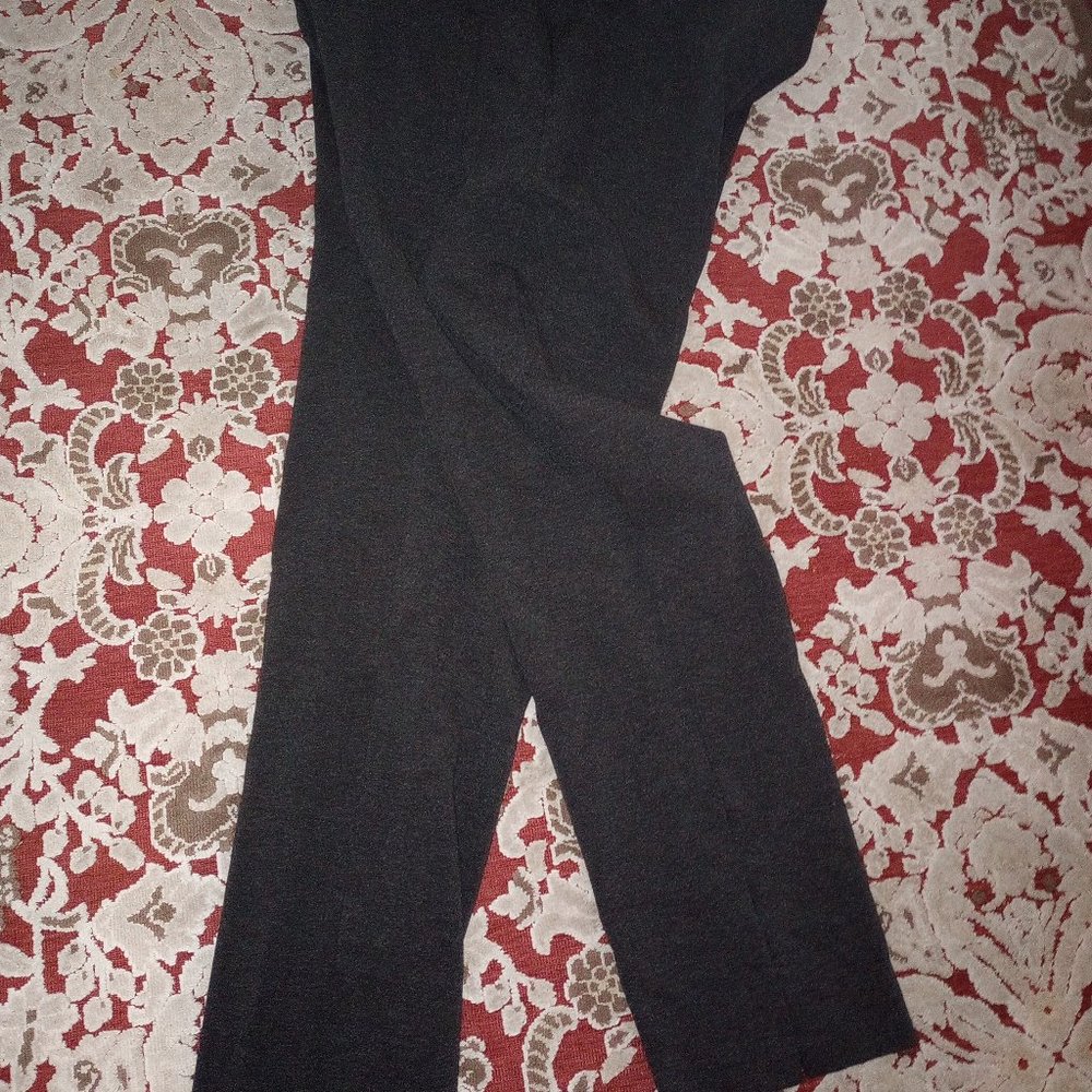 Chicos Juliet slim leg pull on pants, grey, size 1.5 or 10